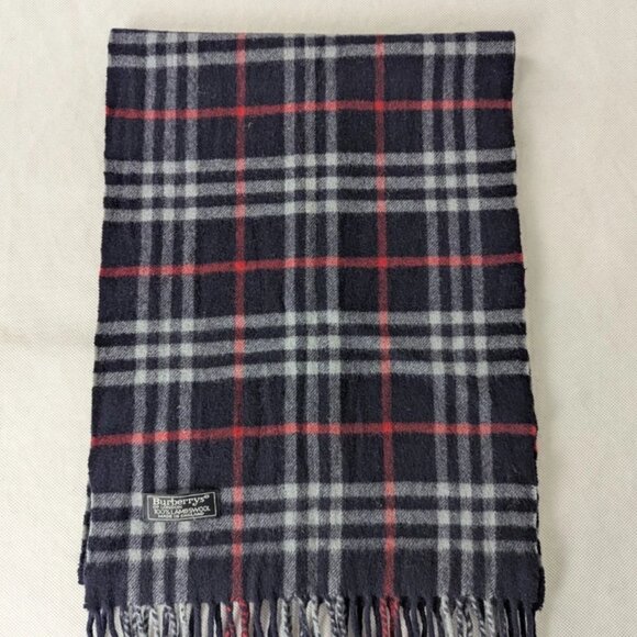 Burberry Unisex Lambswool Scarf Blue – Classic Check – Used – Cozy Winter Wear - Picture 5 of 7